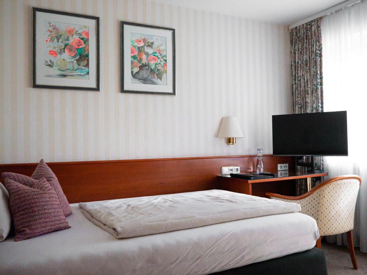 Parkhotel Bad Wünnenberg エクステリア 写真